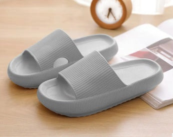 Soft Home Couple Slippers – Lightweight, Non-Slip Comfort Slides