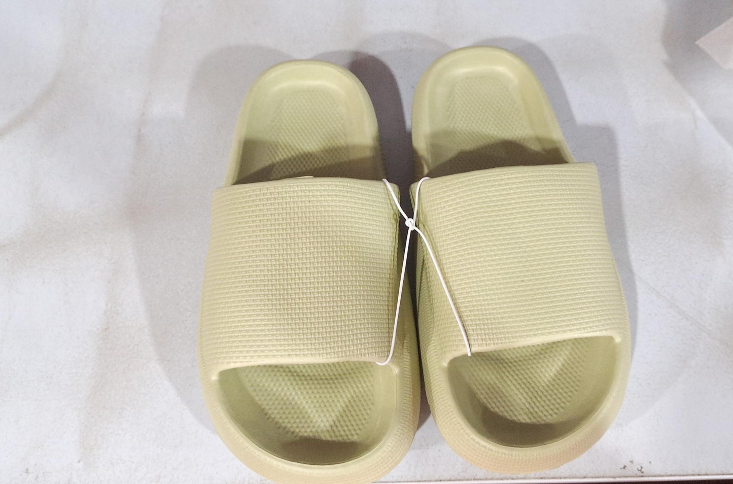 Soft Home Couple Slippers – Lightweight, Non-Slip Comfort Slides